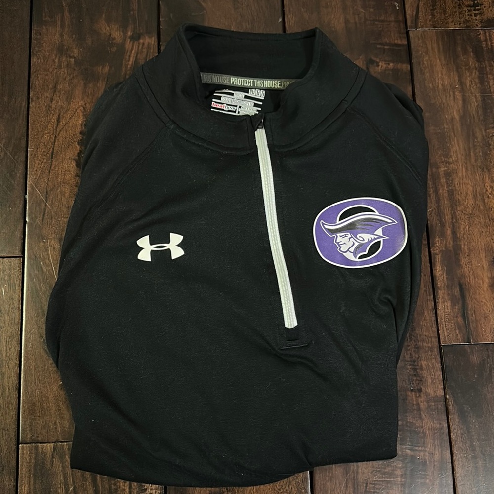 Black Under Armour quarterzip